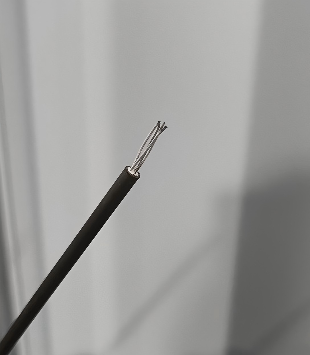 传感器信号线外壁切割